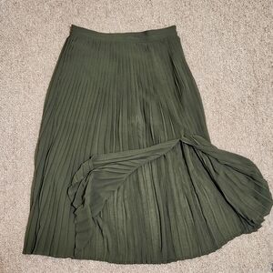 Forever 21 Pleated Skirt